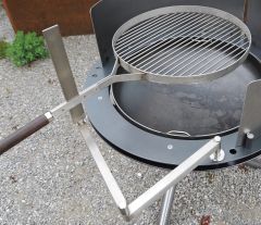 Grillrost Ø 470 mm mit Doppelarm und Hülse zu TRE und FLASH